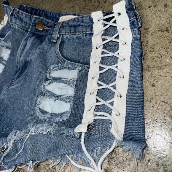 Hot and delicious open side lace up distressed denim mini shorts size S - Picture 8 of 8